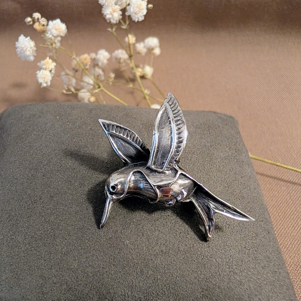 Silver Hummingbird Pin - Picture 2 of 3